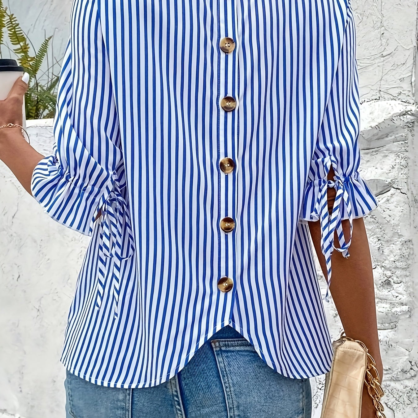 Savannah | Elegante gestreifte Bluse mit Knopfdetails
