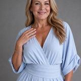 Emene | Drapierter V-Ausschnitt weiter Beinschnitt entspannter Jumpsuit