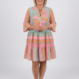 Maelle | Geometrisches Print V-Ausschnitt Stufen-Kleid in Knie-Länge