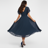 Clarissa™ Fließendes V-Ausschnitt Maxikleid