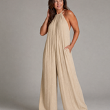 Sylvara | Plissierter Halterhals Weitbeiniger Entspannt Jumpsuit