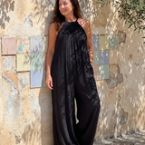 Sylvara | Plissierter Halterhals Weitbeiniger Entspannt Jumpsuit