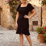 Ruosa | Mini-Kleid mit kurzen Puffärmeln und seitlichem Bindeband
