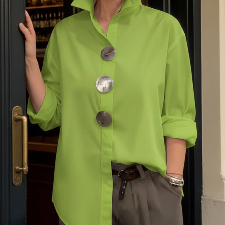 Rosalind | Statement-Knopf Stehkragenbluse
